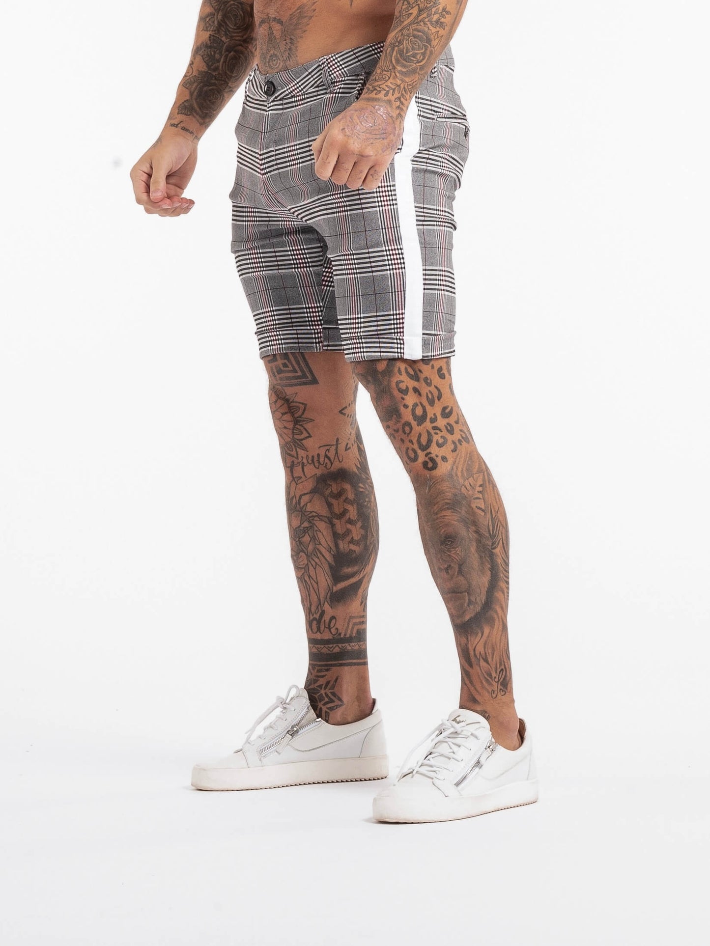 Stylish Michèllo jeans trousers and shorts in various sizes, colors, and styles for men, including class, ripped designs, and summer shorts.