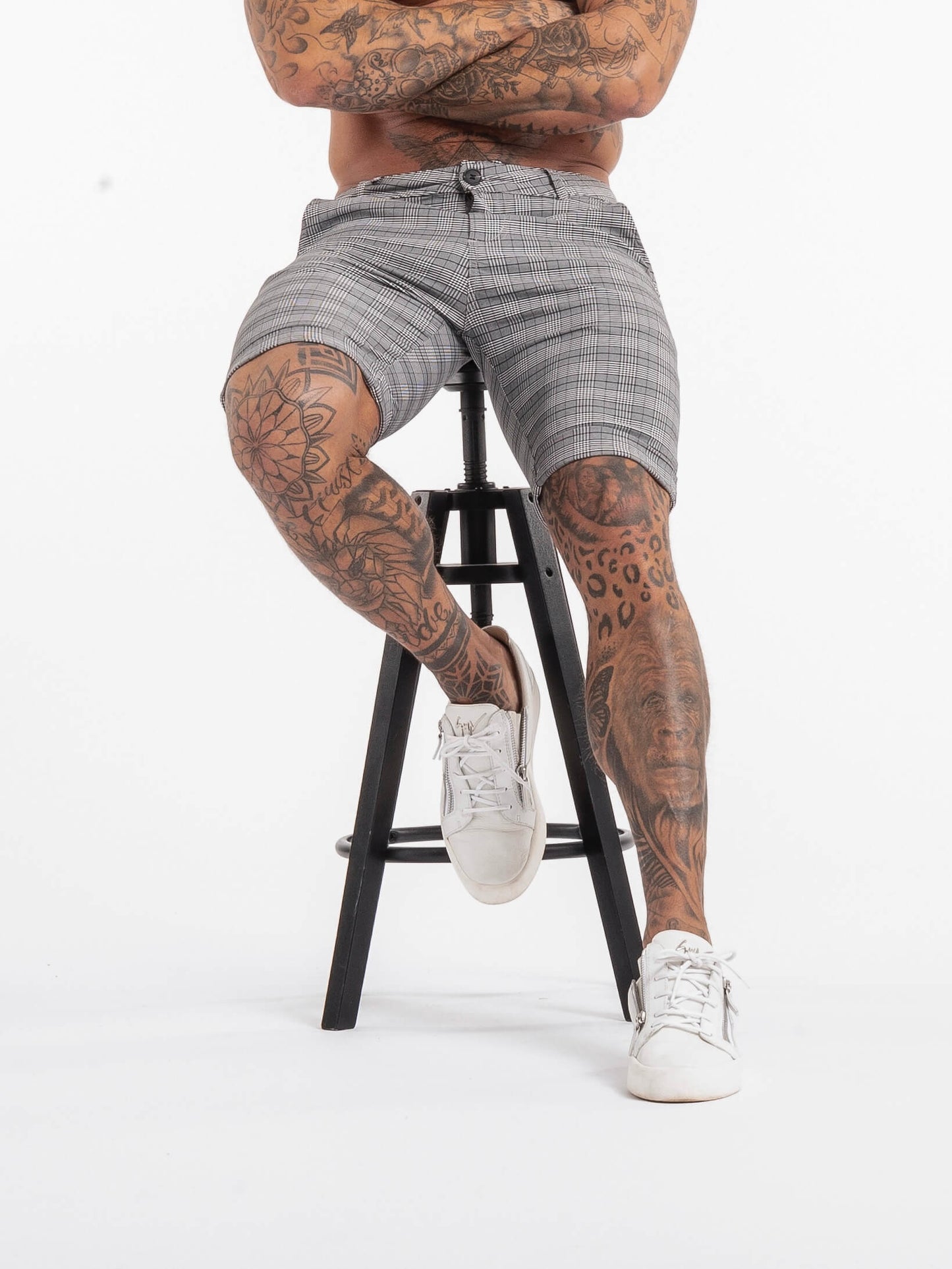 Stylish Michèllo jeans trousers and shorts in various sizes, colors, and styles for men, including class, ripped designs, and summer shorts.