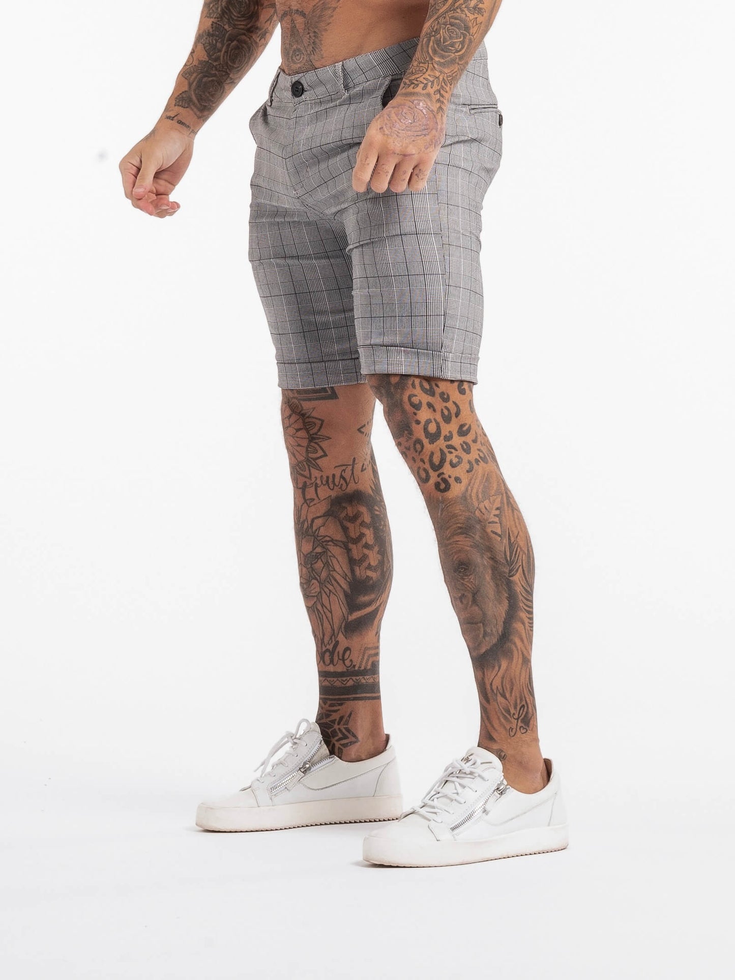 Stylish Michèllo jeans trousers and shorts in various sizes, colors, and styles for men, including class, ripped designs, and summer shorts.