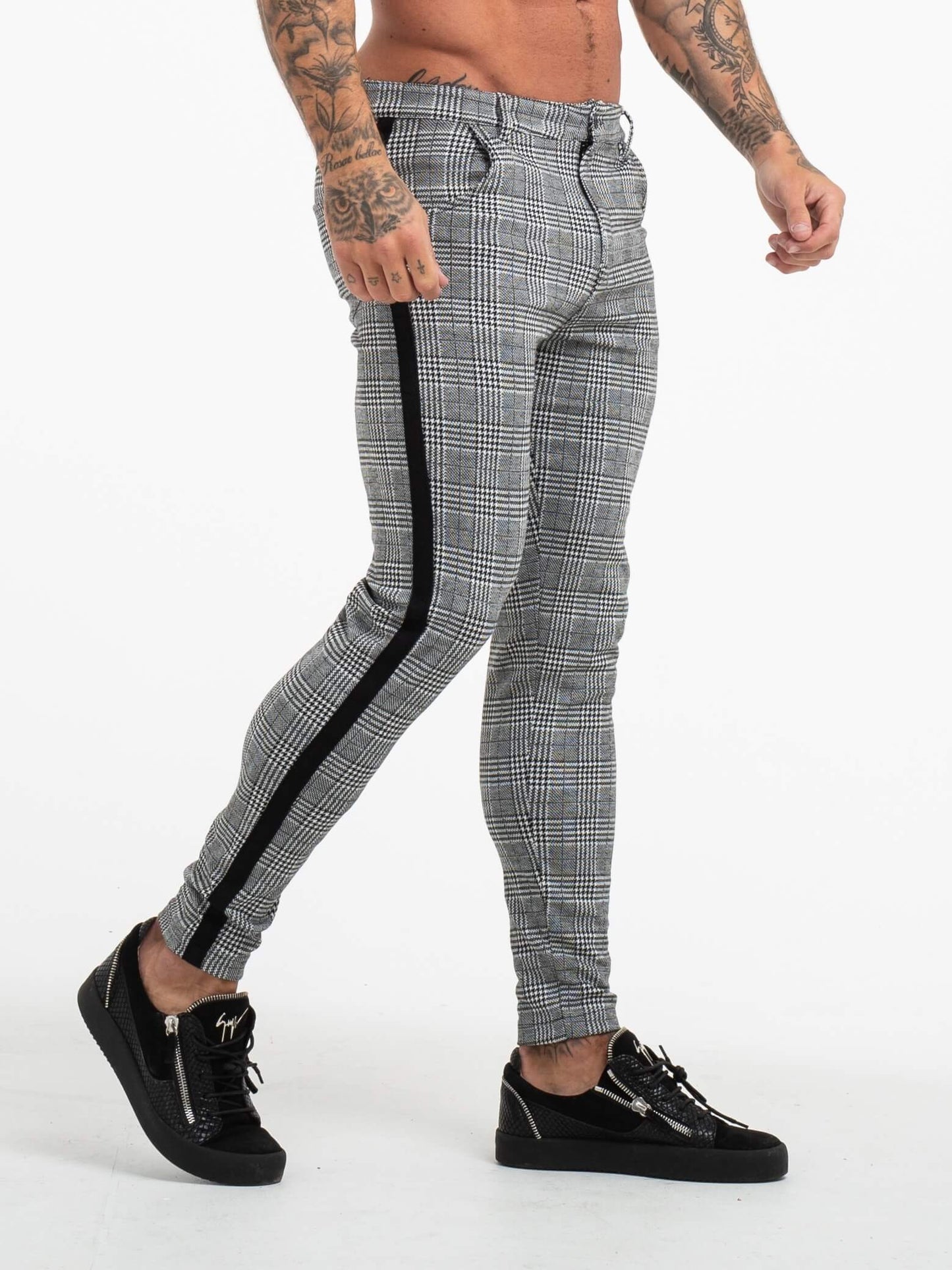 Stylish Michèllo jeans trousers and shorts in various sizes, colors, and styles for men, including class, ripped designs, and summer shorts.