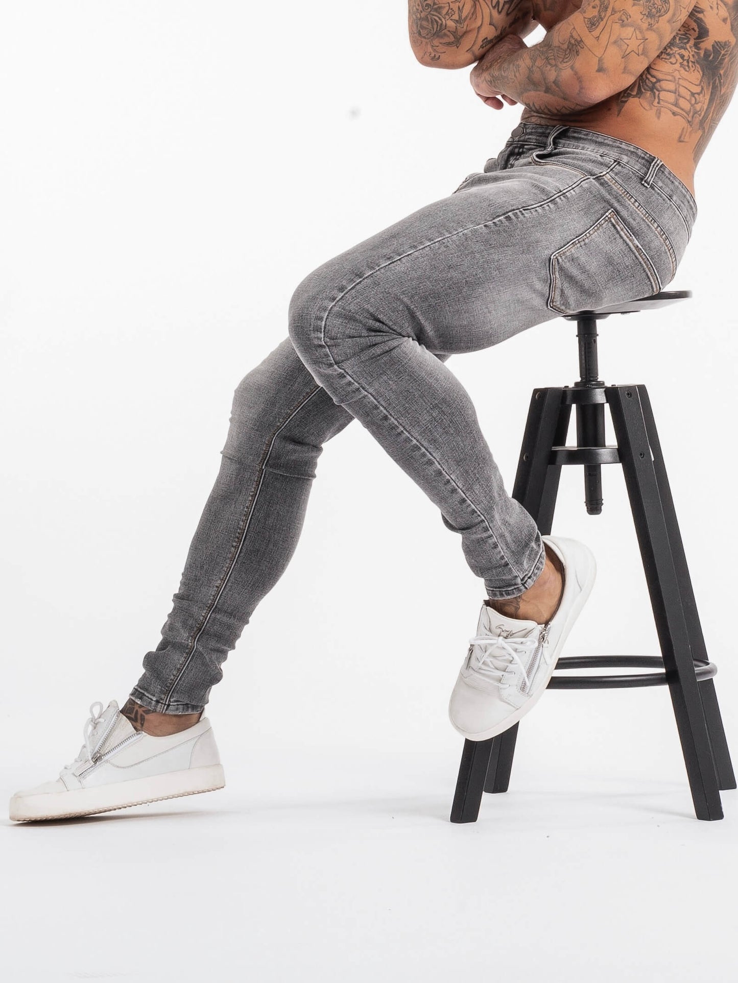 Stylish Michèllo jeans trousers and shorts in various sizes, colors, and styles for men, including class, ripped designs, and summer shorts.