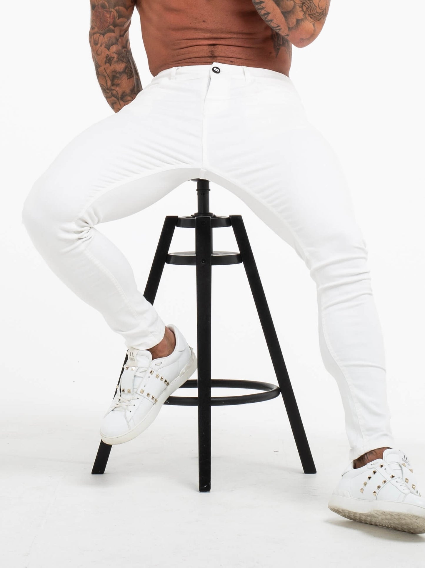 Stylish Michèllo jeans trousers and shorts in various sizes, colors, and styles for men, including class, ripped designs, and summer shorts.