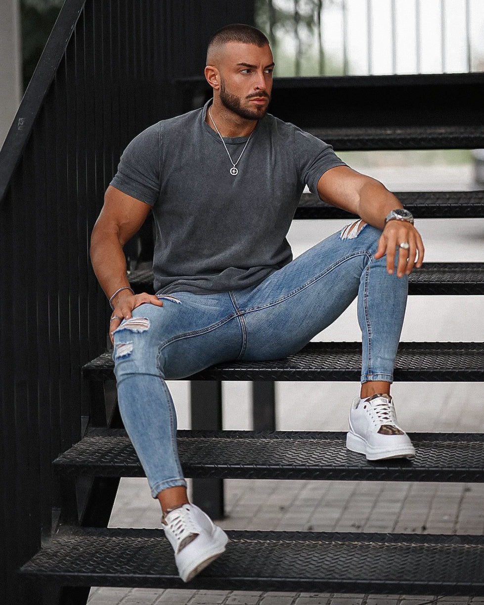 THE VITTORIO RIPPED JEANS - WASHED BLUE