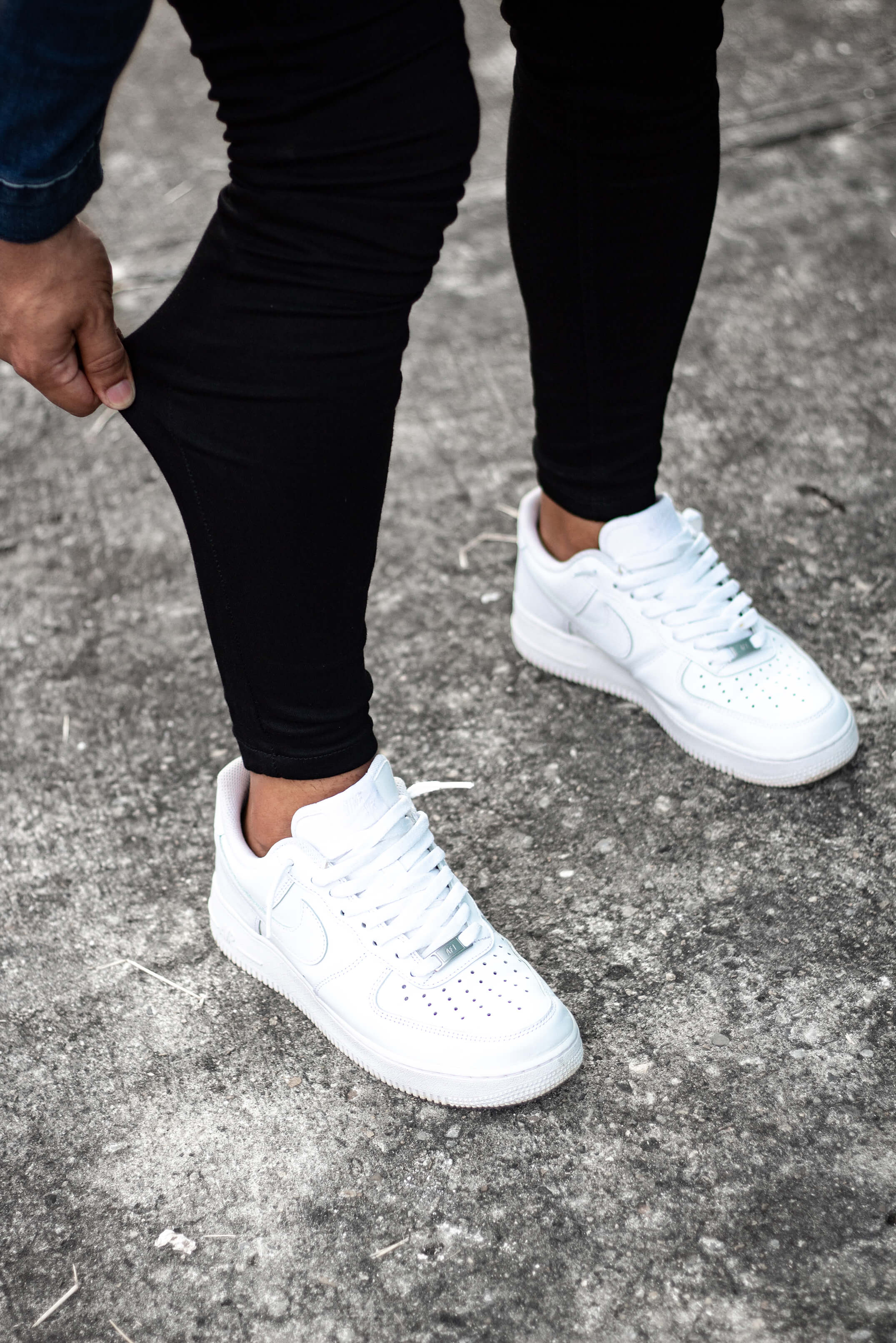 Nike air force 1 with black jeans shop