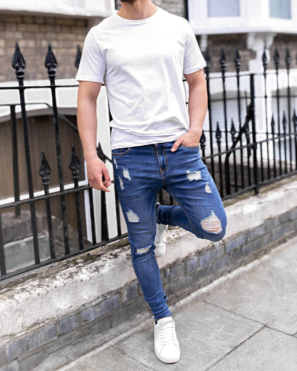 THE VITTORIO RIPPED JEANS - BLUE